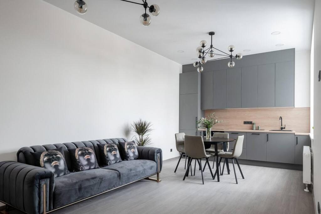 Spacious Home In Central รีกา ภายนอก รูปภาพ